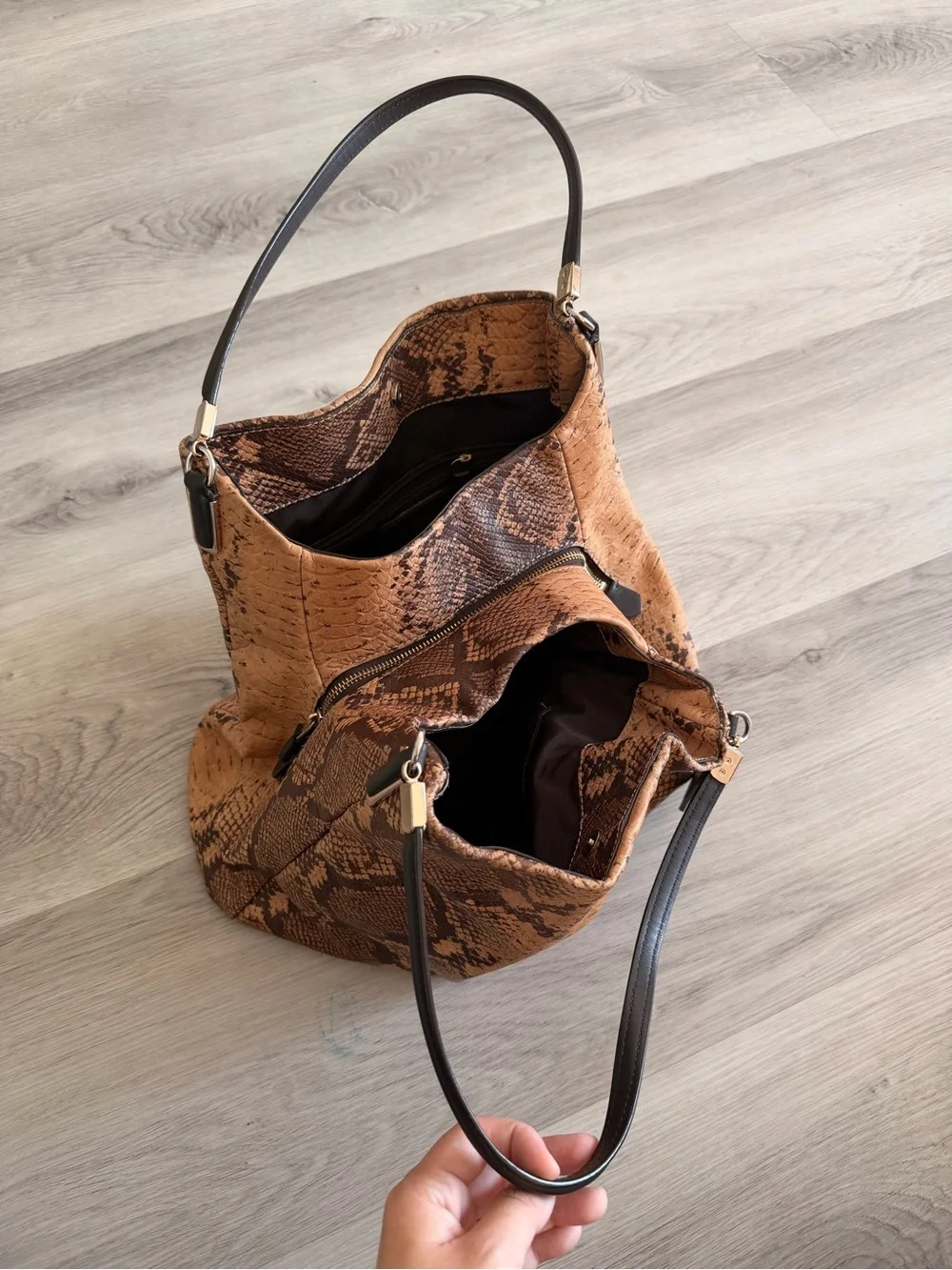 Coach authentic large